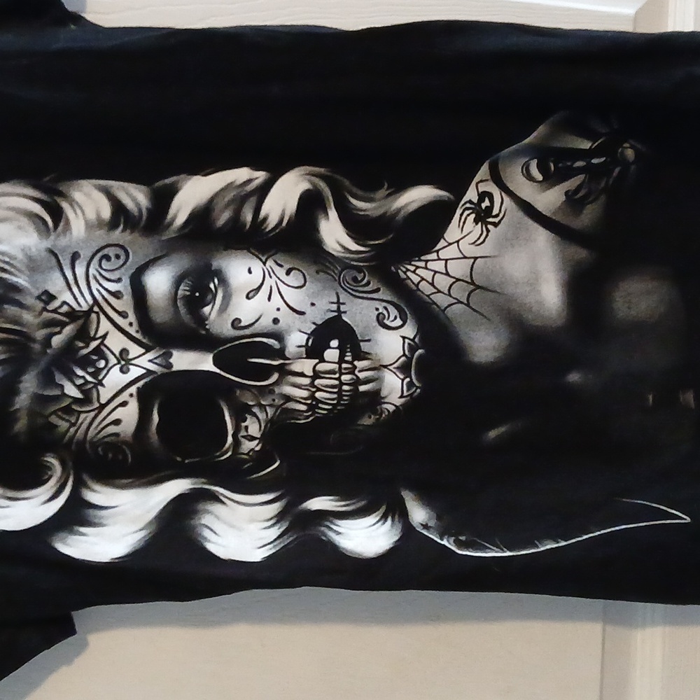 Tshirt - Picture 4 of 4